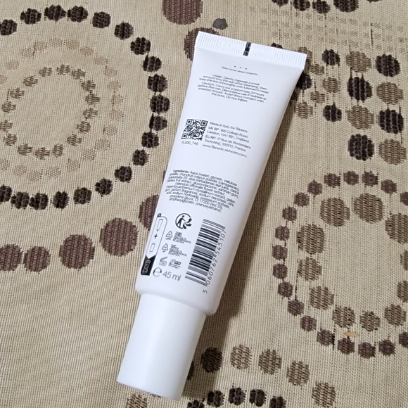 Flanerie Pore Refining Exfoliator 45 ml - Picture 2 of 3